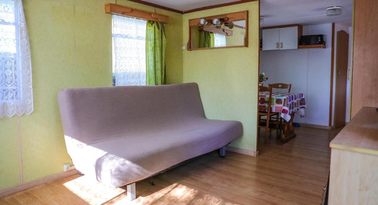 Saint-Paulet-de-Caisson Camping Les Acacias酒店 外观 照片