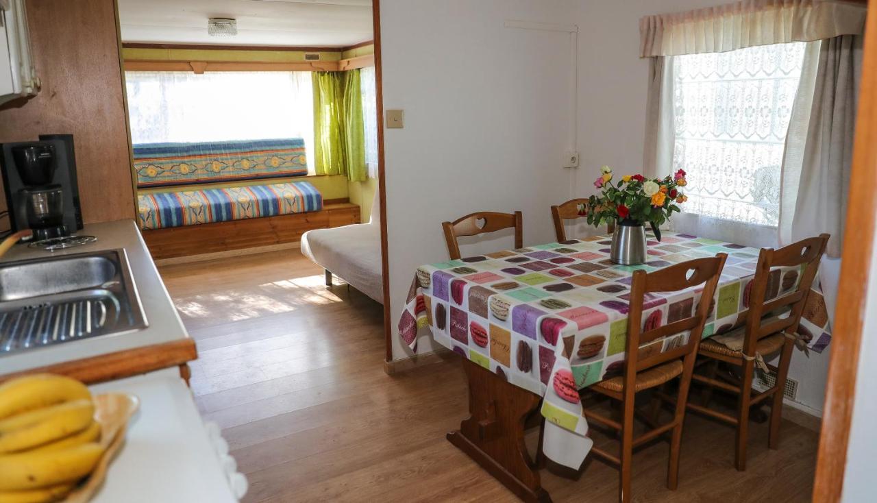 Saint-Paulet-de-Caisson Camping Les Acacias酒店 外观 照片